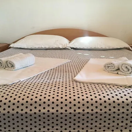 Appartement Floral Brodarica (Sibenik-Knin)